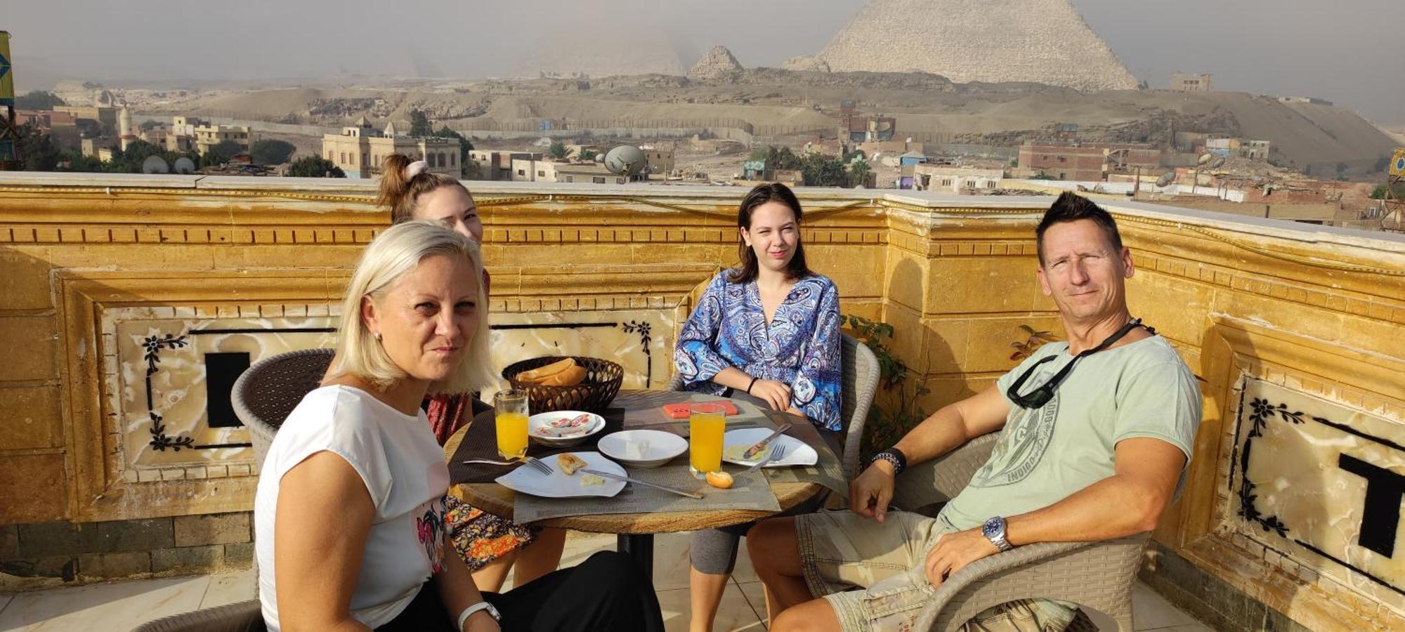 Pyramids Kingdom - Guest House Kafrat al Jabal Экстерьер фото